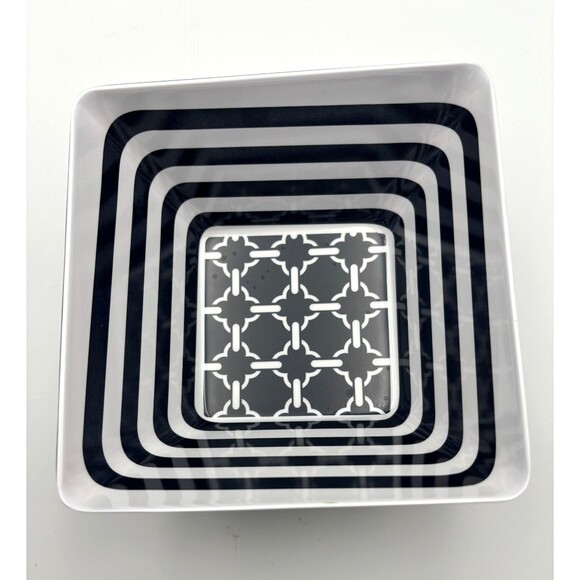 3 Sur La Table Square Blue Quatrefoil Melamine Dinner Plates + Small Snack Bowl - Picture 5 of 7